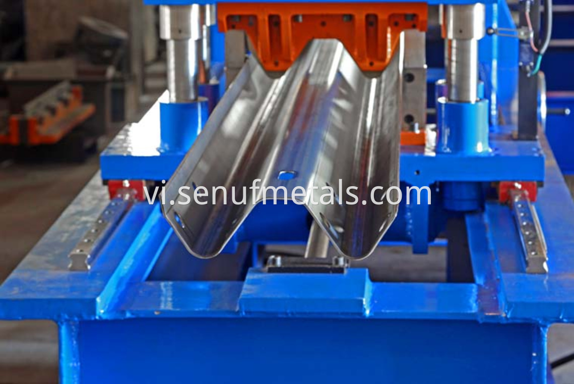 highway guardrail forming machine cutter